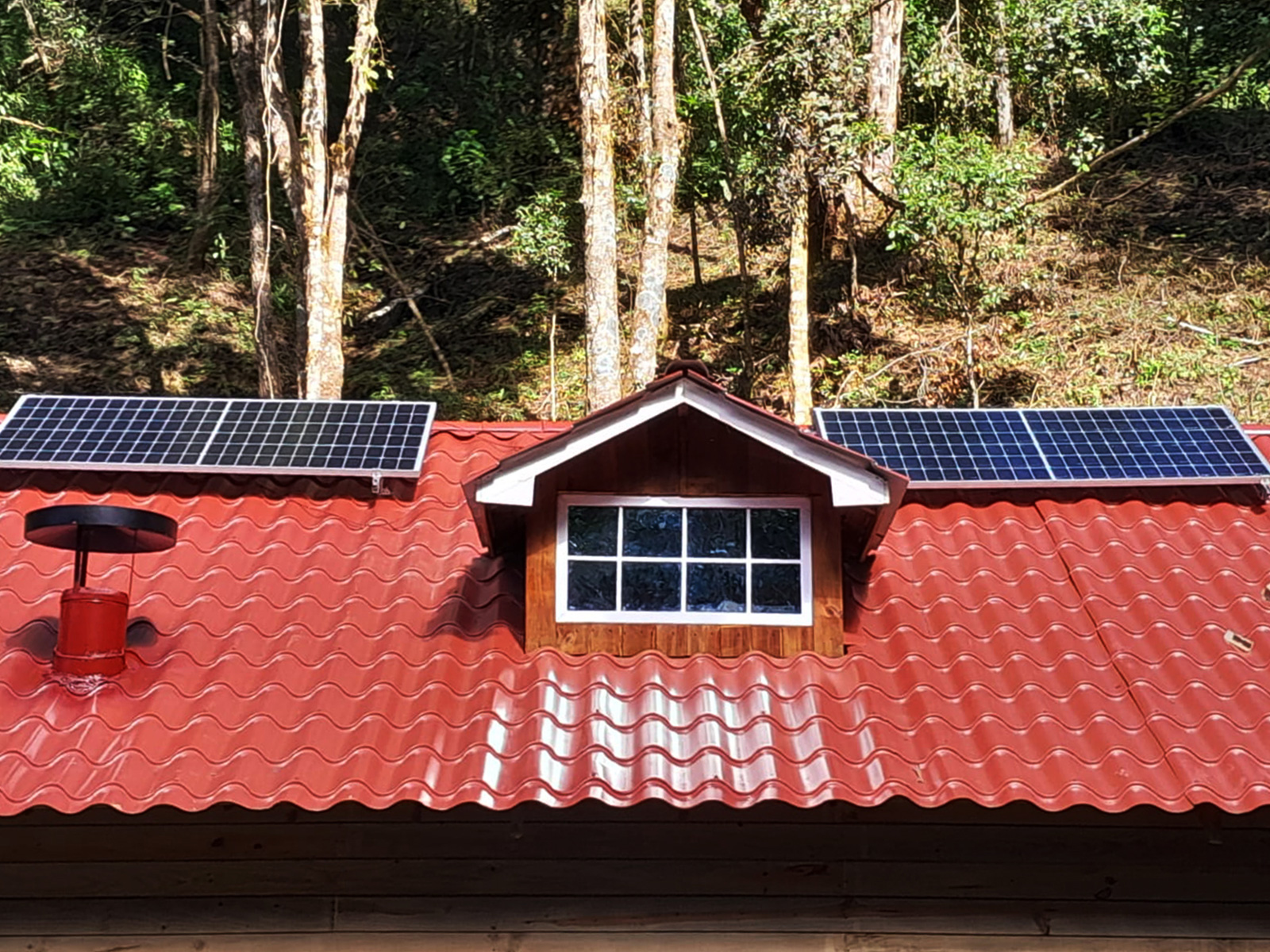 Instalacion 3 de Sistema Aislado 6.2 kWh al día 450W