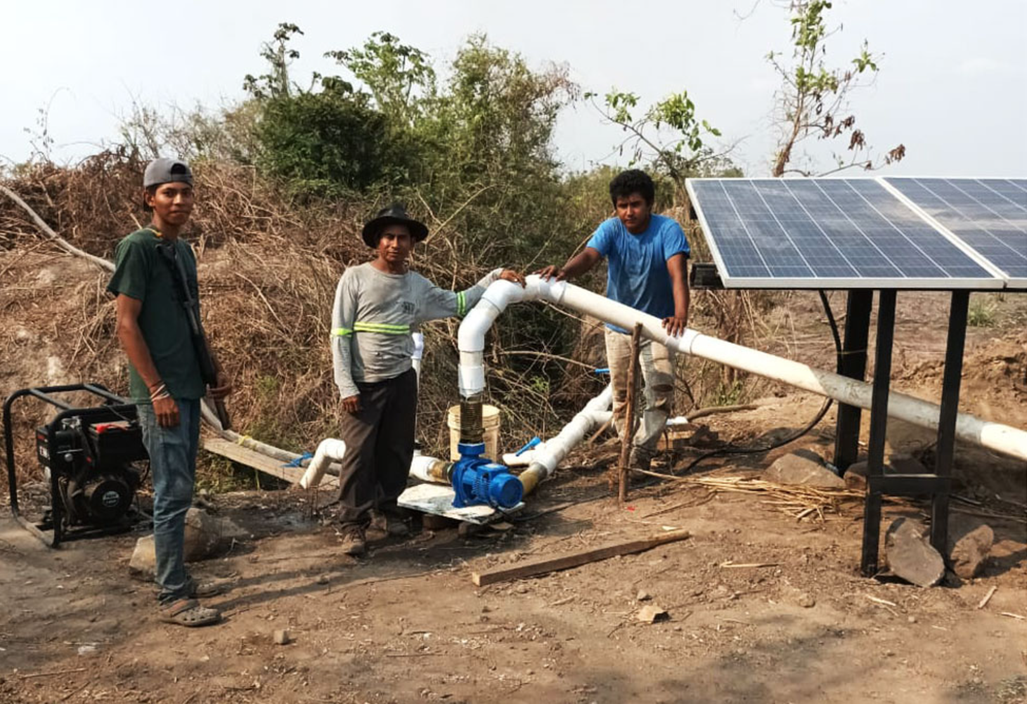Instalacion 3 de Sistema Bomba Solar de Caudal no sumergible SCPM-60-27-HV-200W