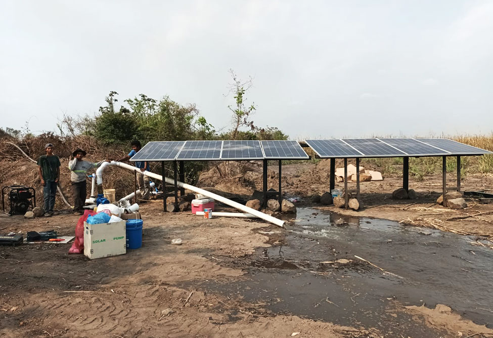 Instalacion 1 de Sistema Bomba Solar de Caudal no sumergible SWP-50-20-HV-650W